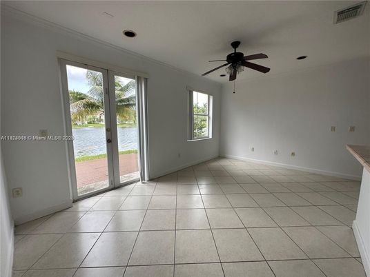 Empty room, Interior, Water