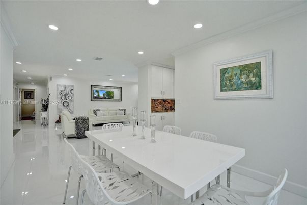 Dining room, Interior, Living room, Recessed Lighting