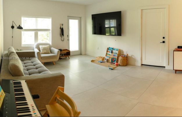 Interior, Living room, Piano