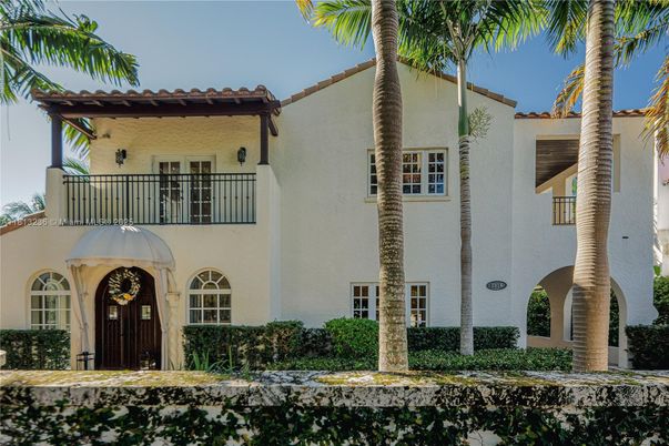 Exterior, Facade, Spanish Mediterranean