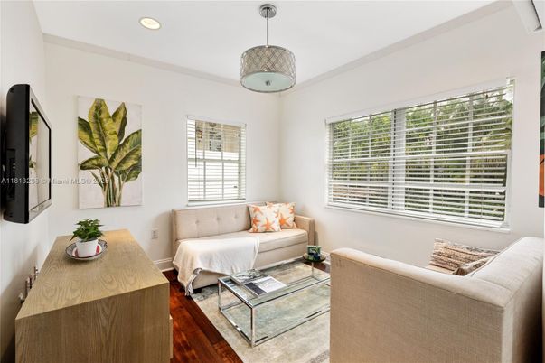 Interior, Living room, Pendant Lights, Recessed Lighting, Wood Texture Flooring