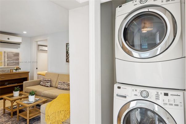 Interior, Recessed Lighting, Utility Closets, Washer