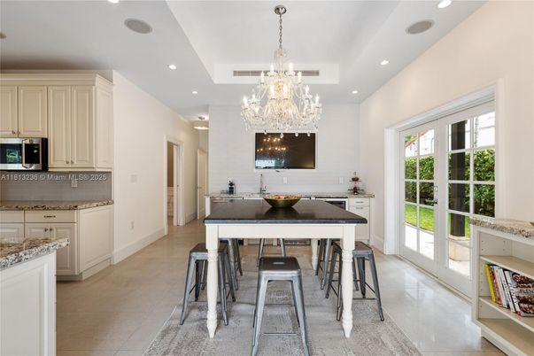 Chandelier, Dining room, Interior, Kitchen, Recessed Lighting