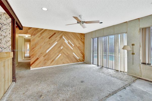 Empty room, Interior, Recessed Lighting, Wooden Walls