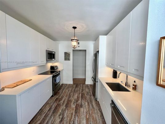 Interior, Kitchen, Pendant Lights, Stainless Steel Appliances