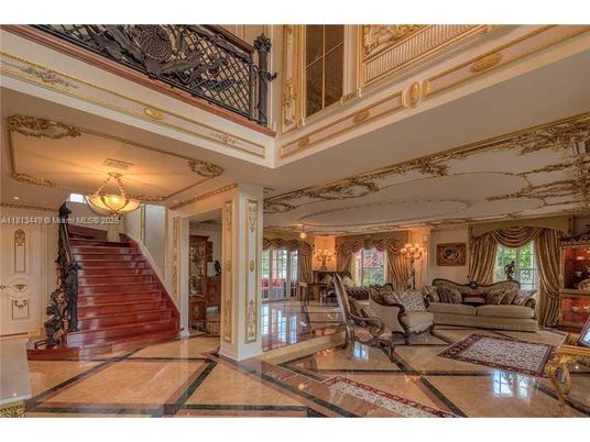 Chandelier, Interior, Living room