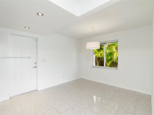 Empty room, Interior, Pendant Lights, Recessed Lighting