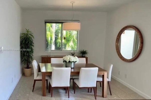 Dining room, Interior, Pendant Lights