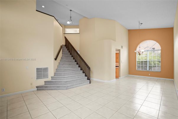 Chandelier, Empty room, Interior, Pendant Lights, Recessed Lighting