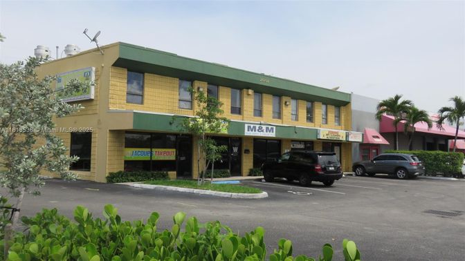 Exterior, Facade, Condo Building