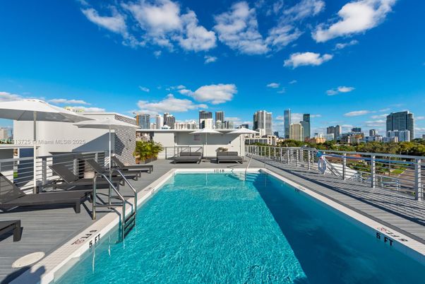 Exterior, Pool, Other, Skyline