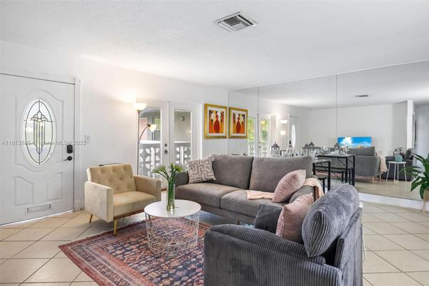 Dining room, Interior, Living room, Pendant Lights