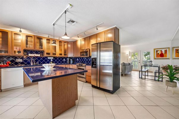 Interior, Kitchen, Pendant Lights, Stainless Steel Appliances