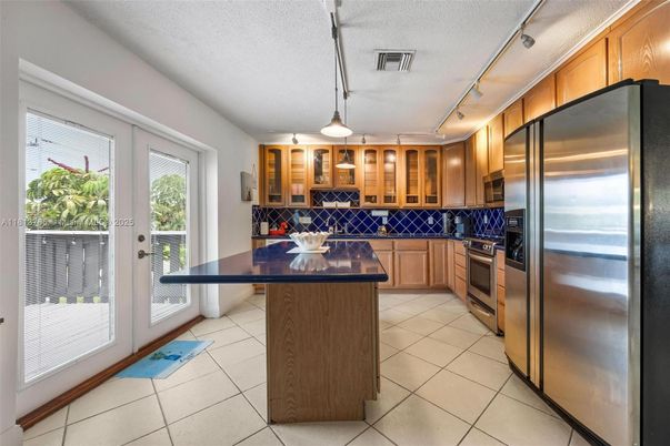 Interior, Kitchen, Pendant Lights, Stainless Steel Appliances