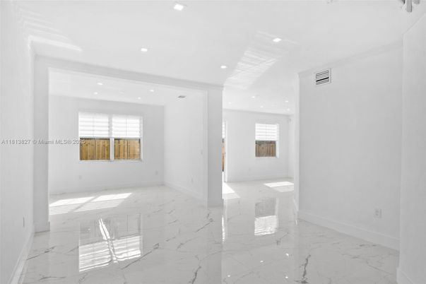 Empty room, Interior, Marble, Recessed Lighting