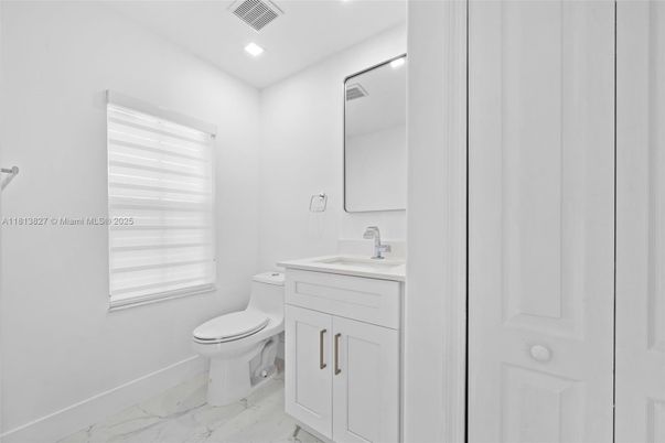 Bathroom, Interior, Marble, Recessed Lighting