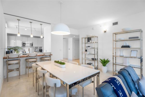 Dining room, Interior, Kitchen, Pendant Lights, Stainless Steel Appliances