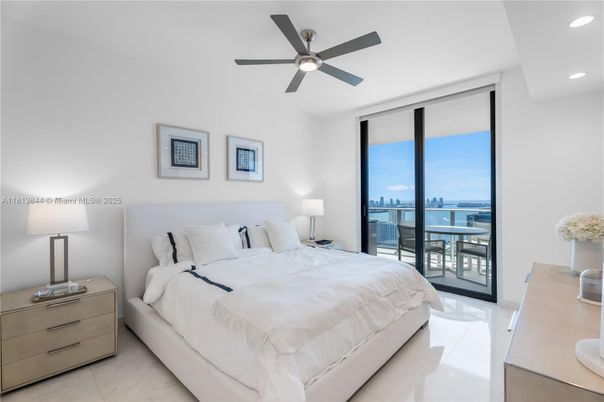 Bedroom, Interior, Recessed Lighting, Water