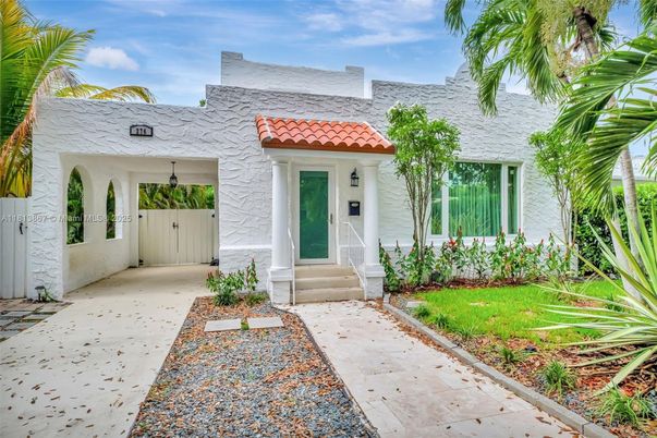 Exterior, Facade, Spanish Mediterranean