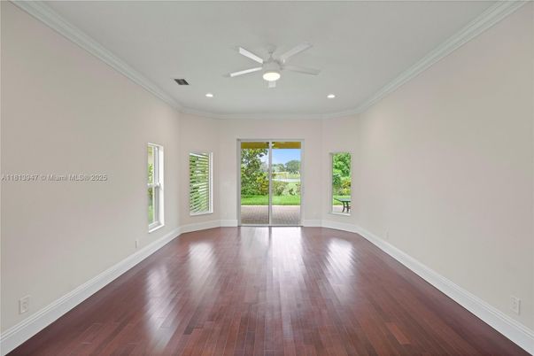 Empty room, Interior, Recessed Lighting, Wood Texture Flooring