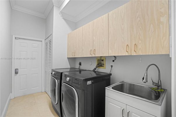 Interior, Washer