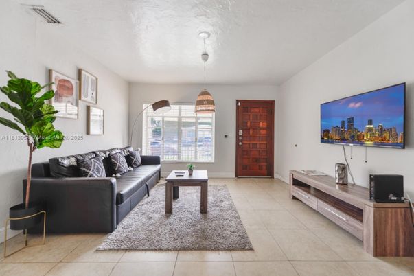 Interior, Living room, Pendant Lights