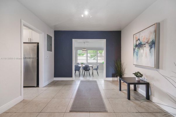 Dining room, Interior, Recessed Lighting