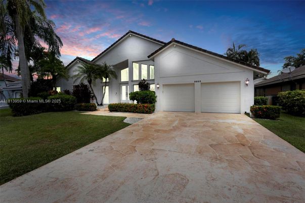 Attached, Backyard, Exterior, Facade, Modern