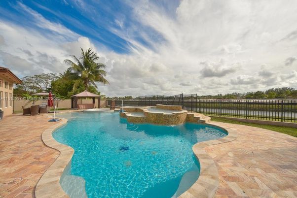 Detached Garage, Exterior, Pool