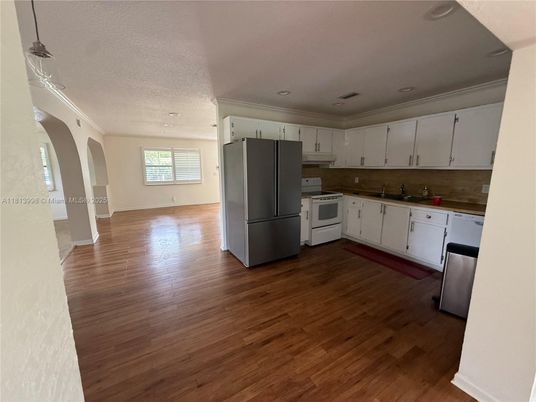 Interior, Kitchen, Recessed Lighting, Wood Texture Flooring
