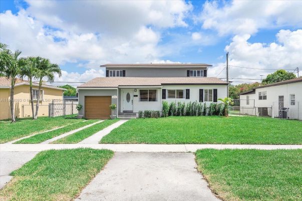 Attached, Backyard, Exterior, Facade, Ranch