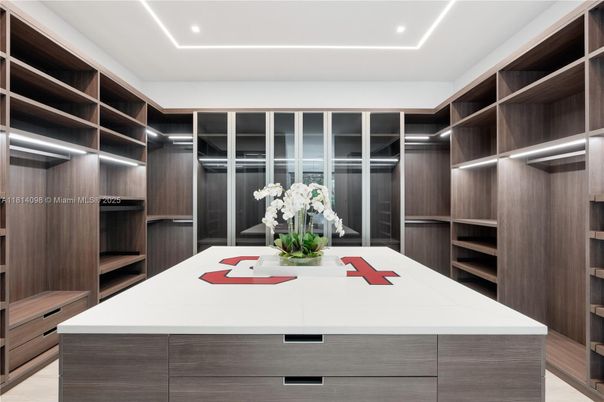Interior, Recessed Lighting, Walk-in Closets
