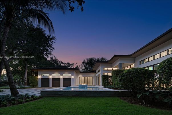 Attached, Backyard, Exterior, Facade, Modern