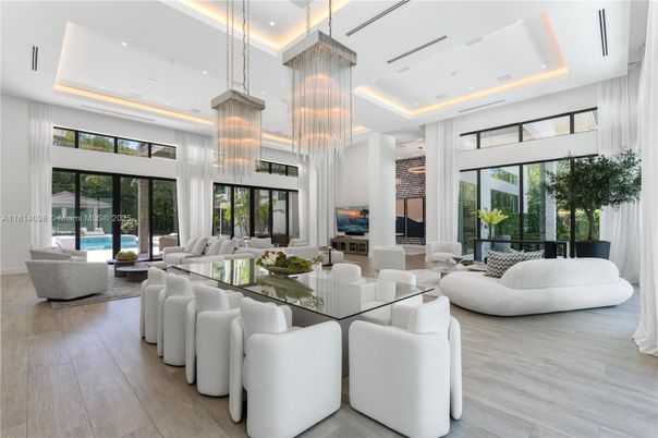 Chandelier, Dining room, Interior, Living room, Pendant Lights, Recessed Lighting, Wood Texture Flooring