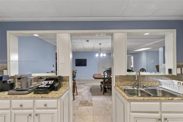 Dining room, Interior, Kitchen, Pendant Lights, Recessed Lighting