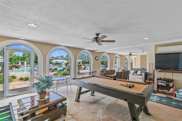 Billiard Table, Game Room, Interior, Recessed Lighting