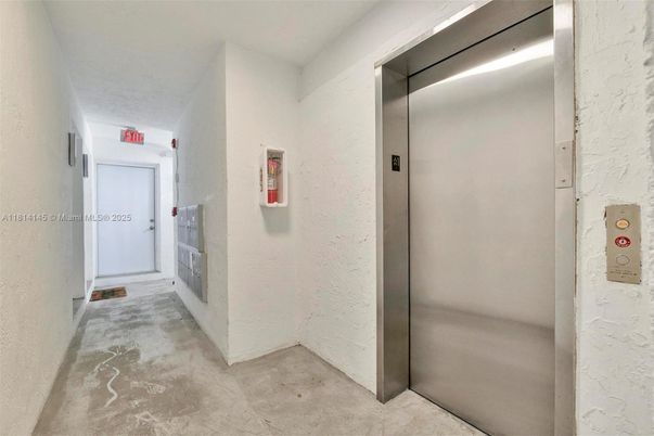 Elevator, Interior