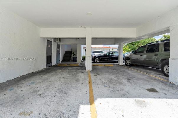 Garage, Interior