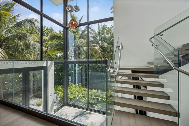 Interior, Sun Room, Wood Texture Flooring