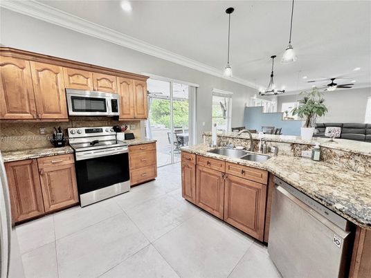 Interior, Kitchen, Pendant Lights, Recessed Lighting, Stainless Steel Appliances