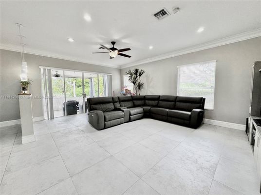 Interior, Living room, Pendant Lights, Recessed Lighting