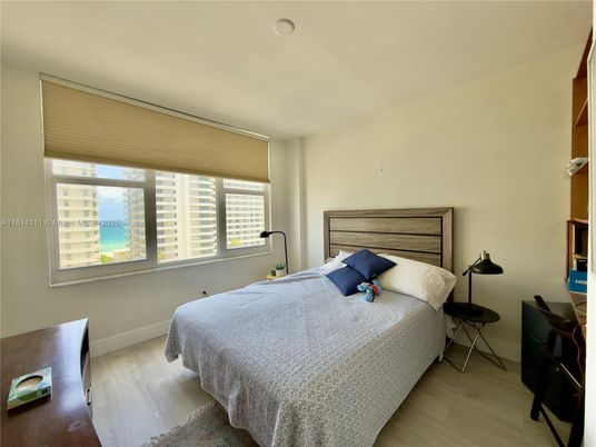 DE Listing image placeholder