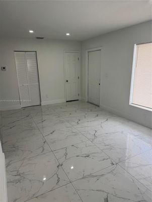 Empty room, Interior, Marble, Recessed Lighting