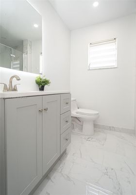Bathroom, Interior, Marble, Recessed Lighting