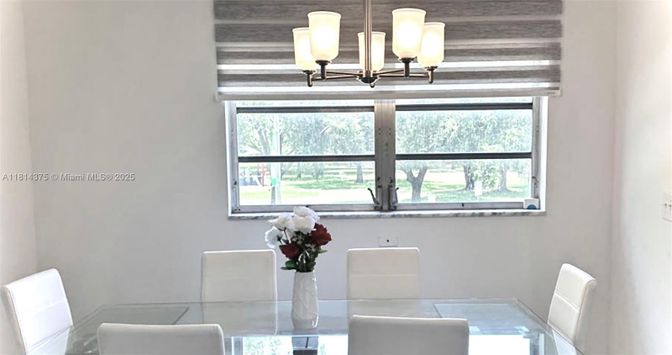 Chandelier, Dining room, Interior