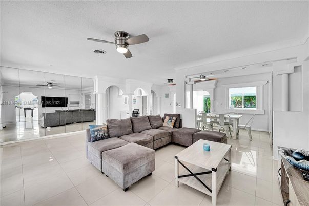 Dining room, Interior, Kitchen, Living room