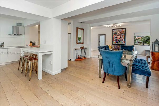 Dining room, Interior, Kitchen, Recessed Lighting, Wood Texture Flooring