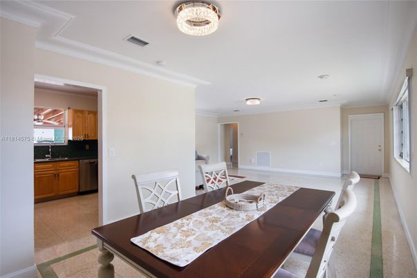 Dining room, Interior
