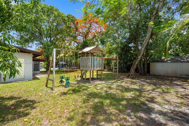 Backyard, Exterior, Playground