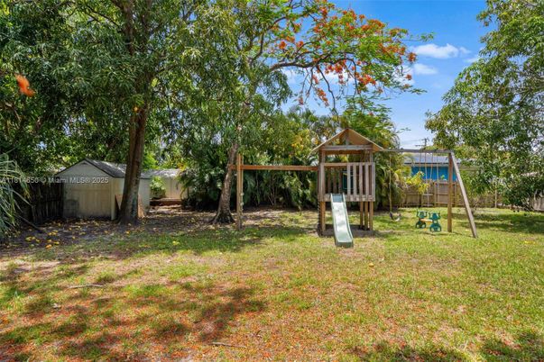 Backyard, Exterior, Playground